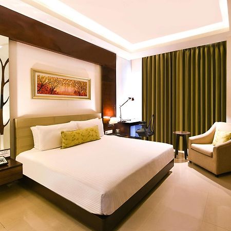 Doubletree By Hilton Gurugram Baani Square Ξενοδοχείο Γκουργκάον Εξωτερικό φωτογραφία