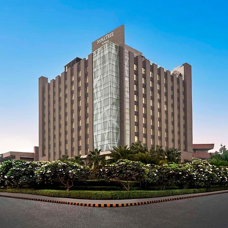 Doubletree By Hilton Gurugram Baani Square Ξενοδοχείο Γκουργκάον Εξωτερικό φωτογραφία