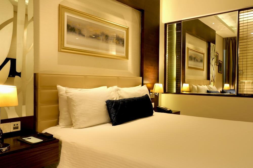 Doubletree By Hilton Gurugram Baani Square Ξενοδοχείο Γκουργκάον Εξωτερικό φωτογραφία