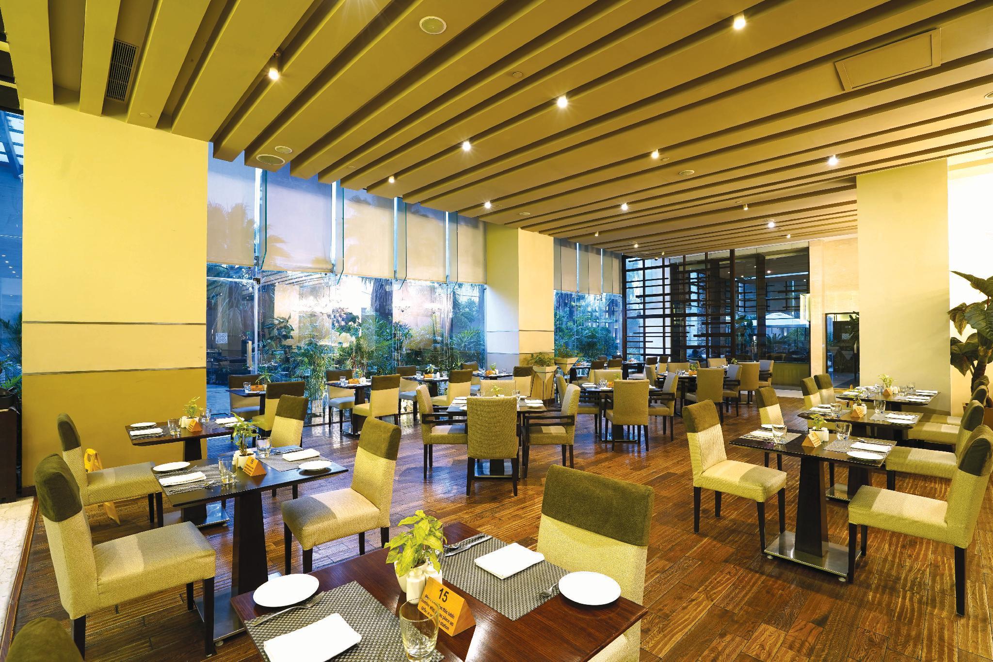 Doubletree By Hilton Gurugram Baani Square Ξενοδοχείο Γκουργκάον Εξωτερικό φωτογραφία