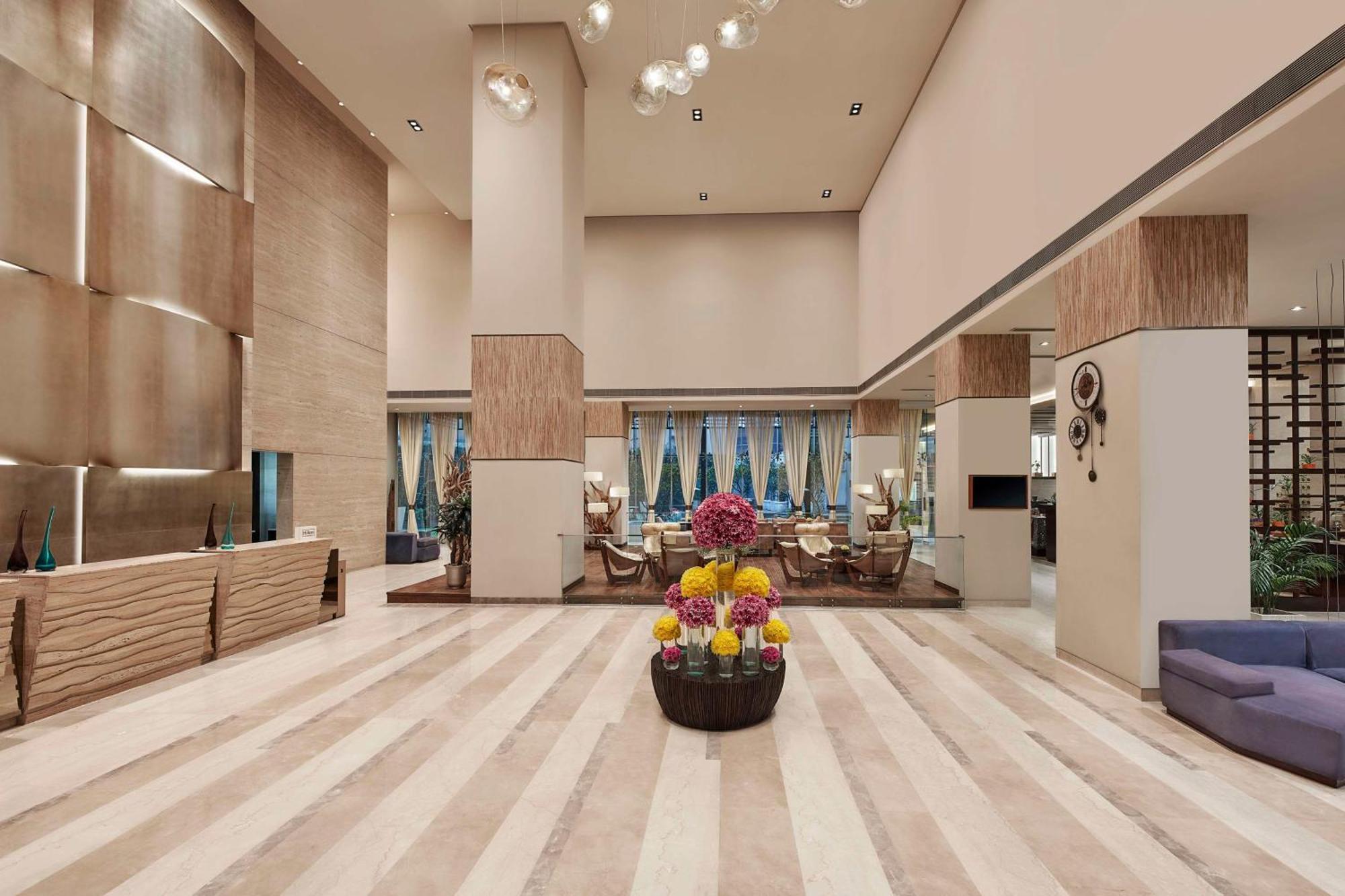 Doubletree By Hilton Gurugram Baani Square Ξενοδοχείο Γκουργκάον Εξωτερικό φωτογραφία
