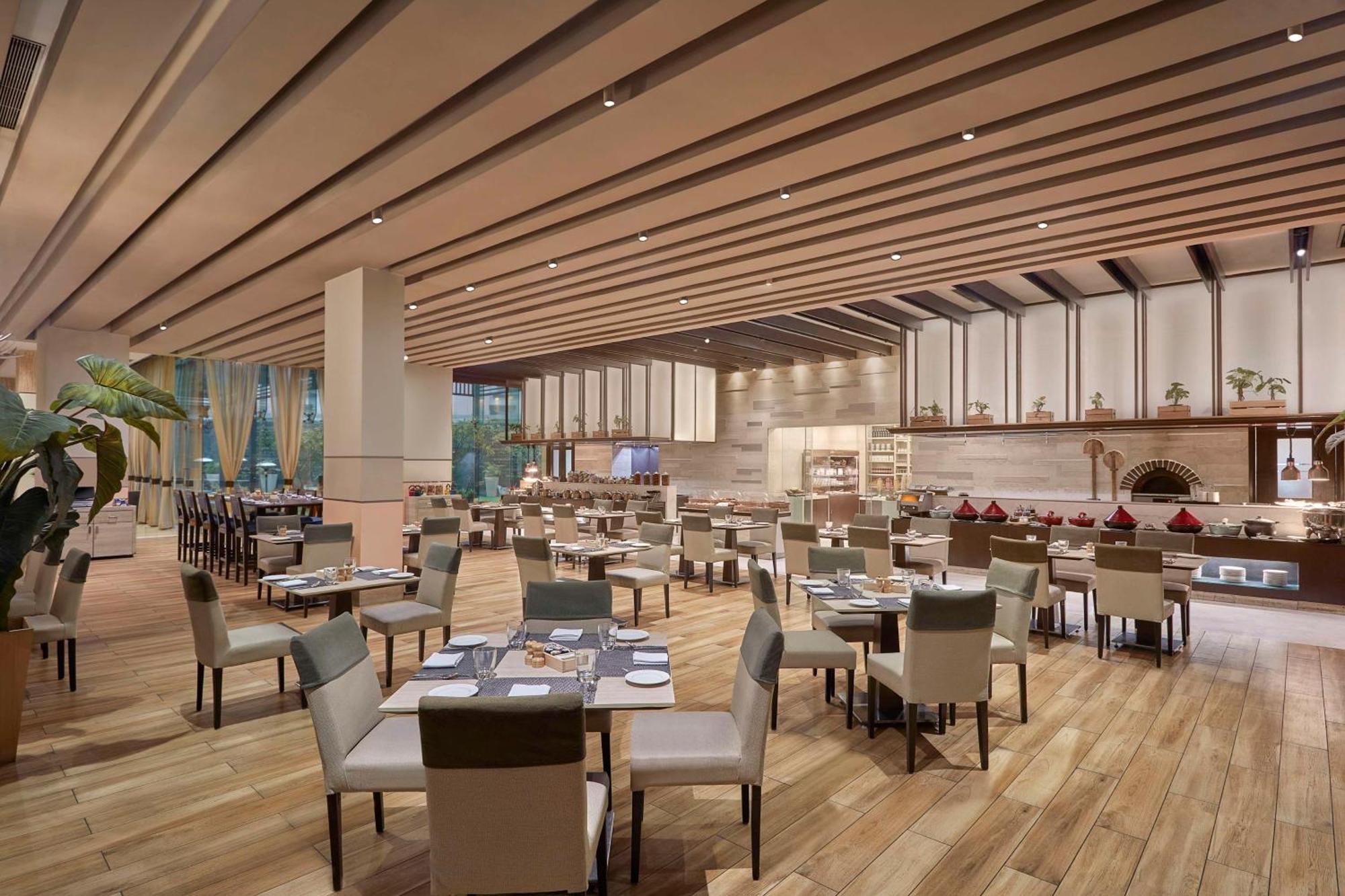 Doubletree By Hilton Gurugram Baani Square Ξενοδοχείο Γκουργκάον Εξωτερικό φωτογραφία