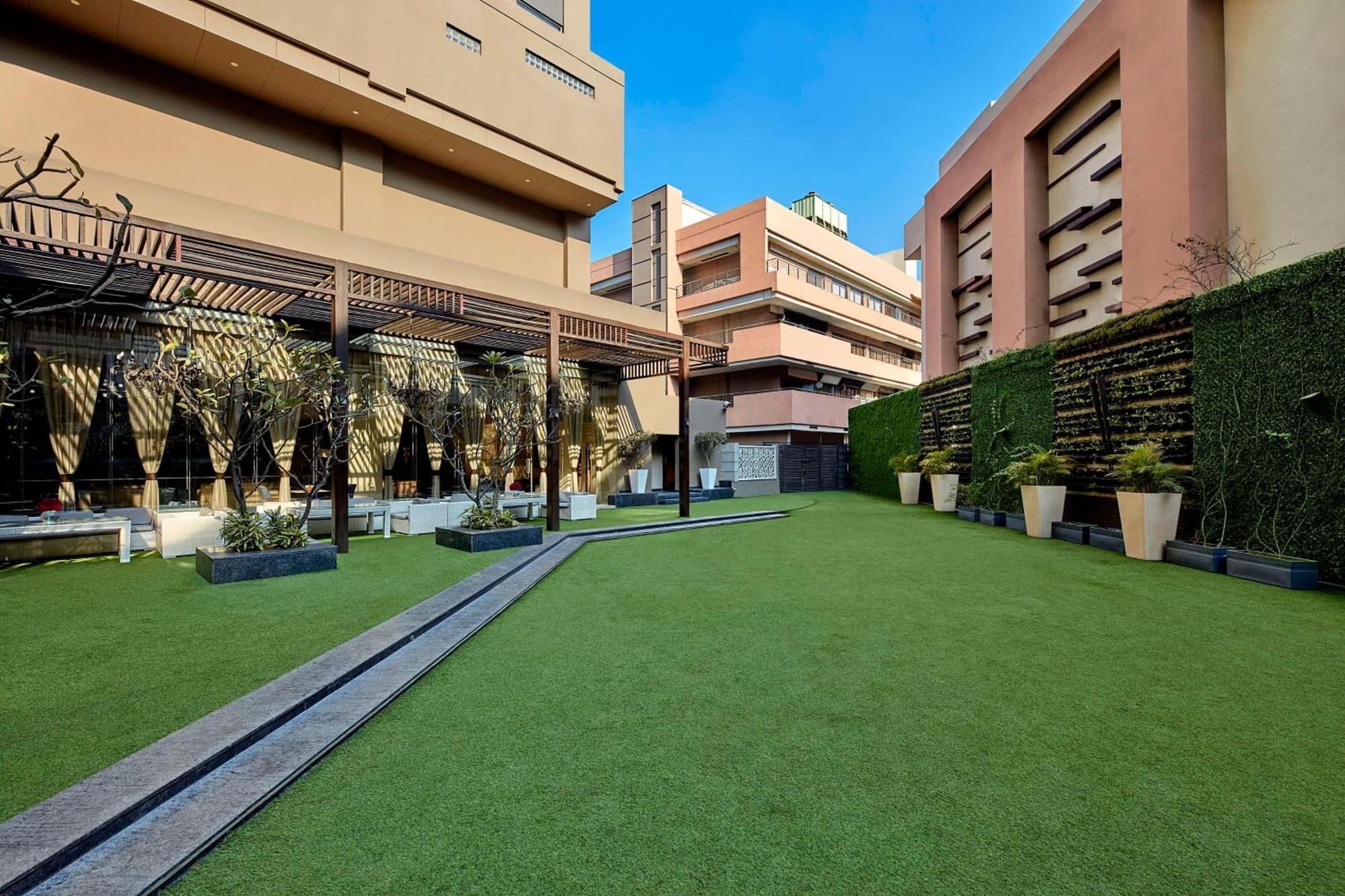Doubletree By Hilton Gurugram Baani Square Ξενοδοχείο Γκουργκάον Εξωτερικό φωτογραφία