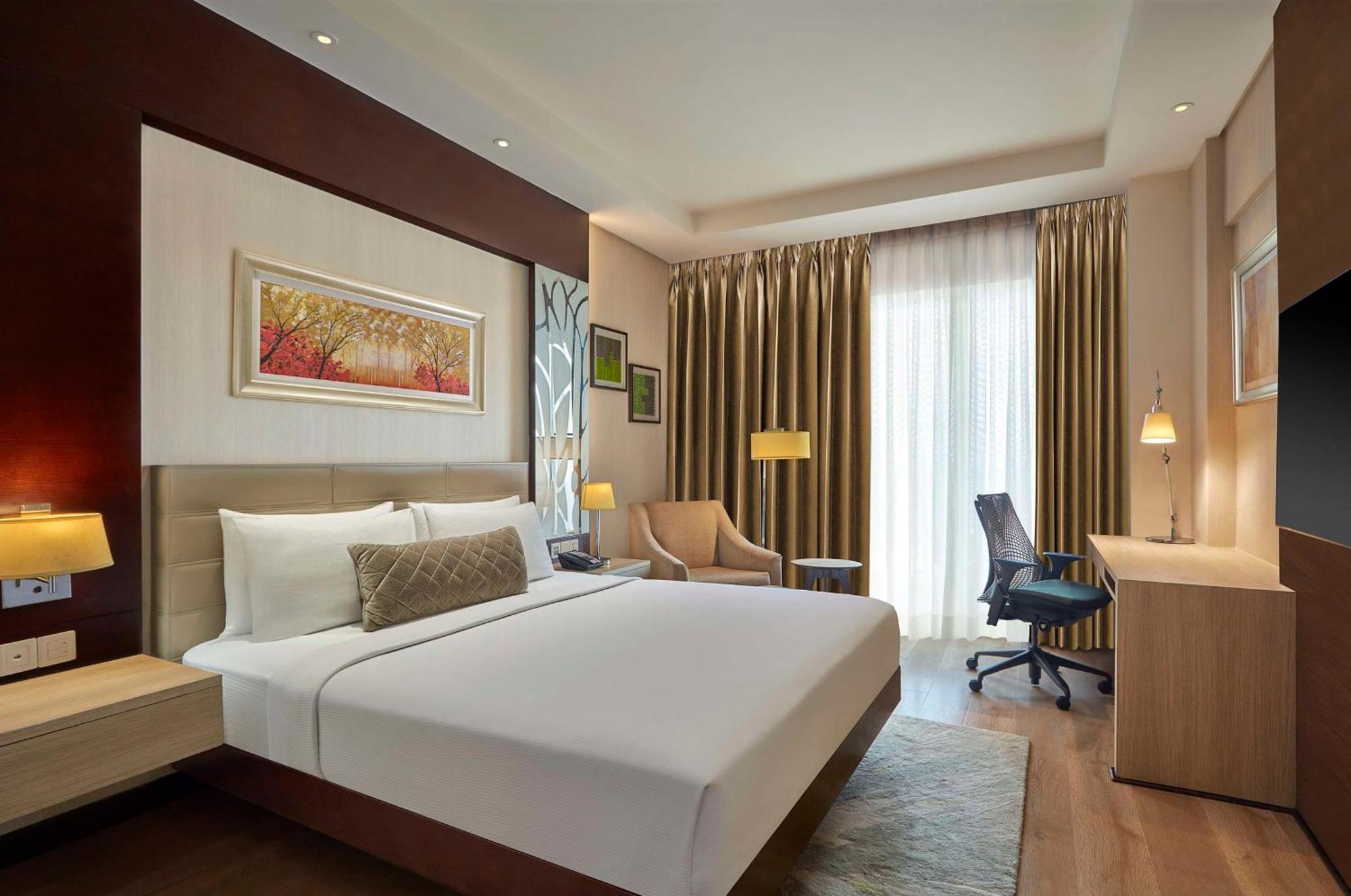 Doubletree By Hilton Gurugram Baani Square Ξενοδοχείο Γκουργκάον Εξωτερικό φωτογραφία