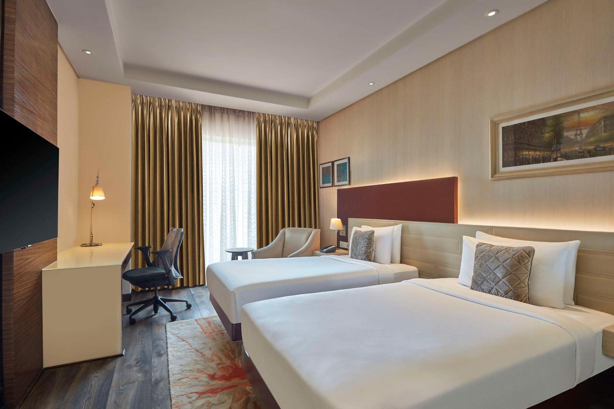 Doubletree By Hilton Gurugram Baani Square Ξενοδοχείο Γκουργκάον Εξωτερικό φωτογραφία