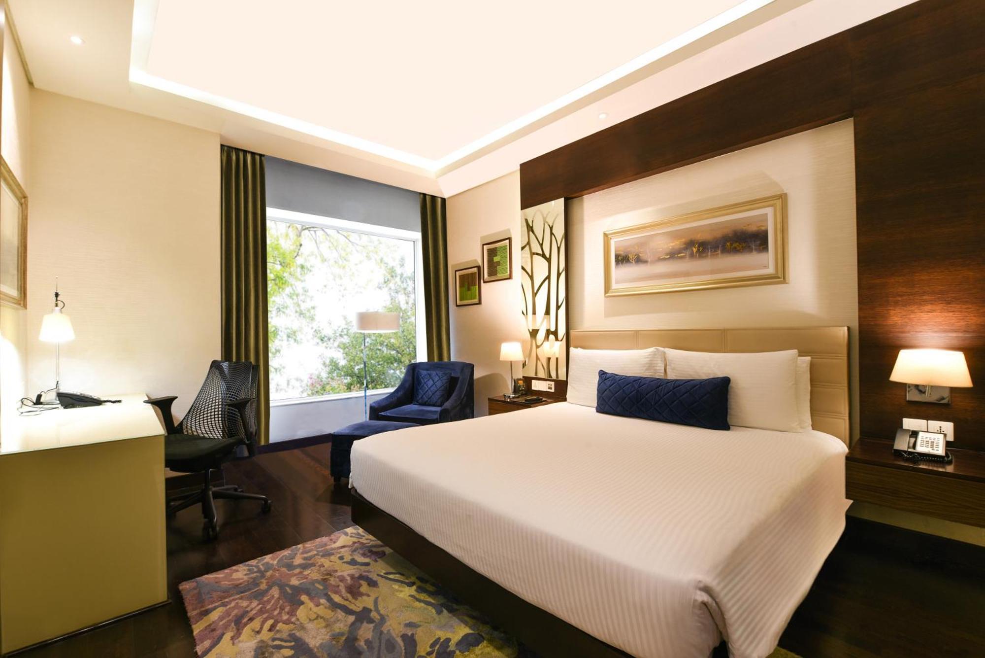Doubletree By Hilton Gurugram Baani Square Ξενοδοχείο Γκουργκάον Εξωτερικό φωτογραφία